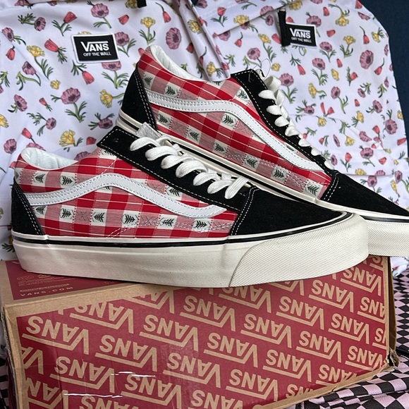 Vans Men’s Old Skool 36 D
Anaheim Factory 0g Plaid
VN0A4BW3RED
Sneakers - Picture 6 of 16